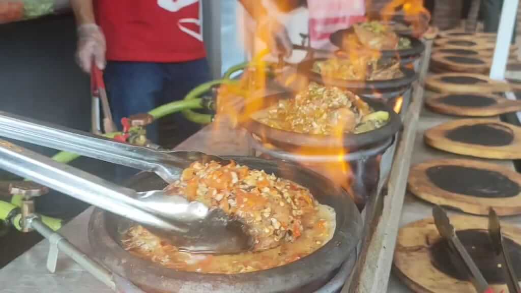 Menu Kuliner Bakar Sambal di atas Cobek, Sensasi Masakan Pedas Tingkat Dewa