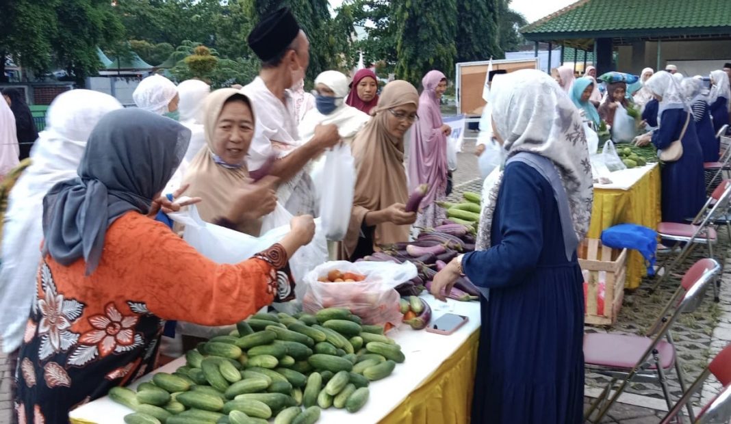Pasar Sayur Murah Ramadan, Ladang Infaq Tingkatkan Jamaah Masjid di Gresik