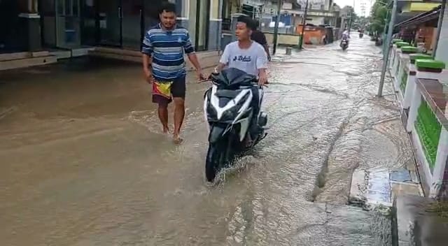 Diguyur Hujan Selama 20 Menit, Empat Desa di Bawean Gresik Diterjang Banjir